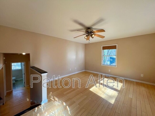 Building Photo - 80 Oakwood St