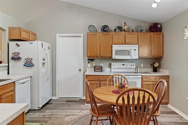 Building Photo - 12255 Linden Dr