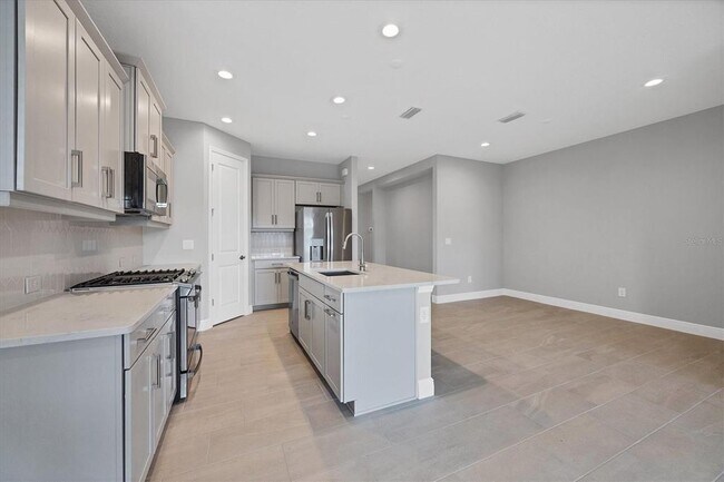 Building Photo - 2617 Star Apple Wy