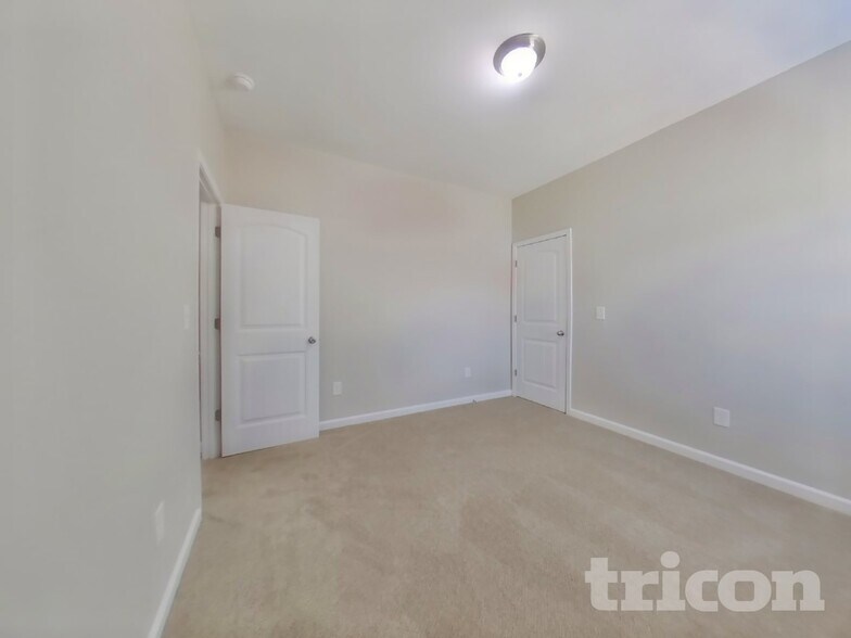 Building Photo - 338 Brookwood Crossing