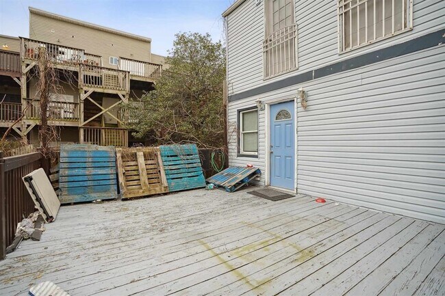 Building Photo - 292 New York Ave