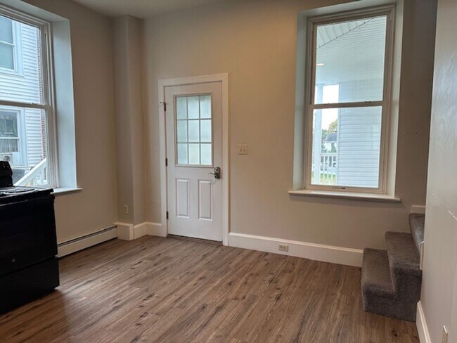 Building Photo - 136-138 W Main Ave-136