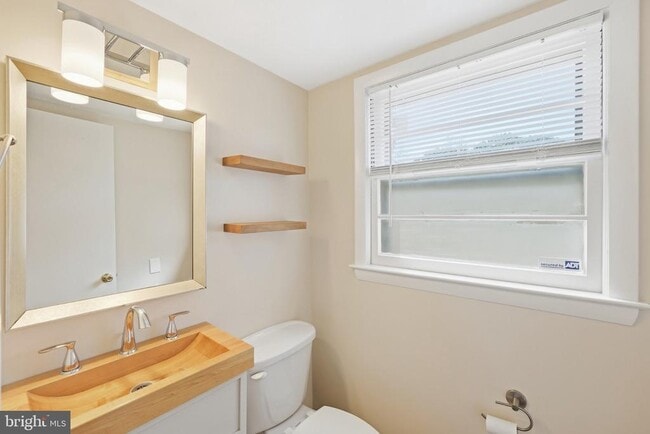 Building Photo - 11317 College View Dr
