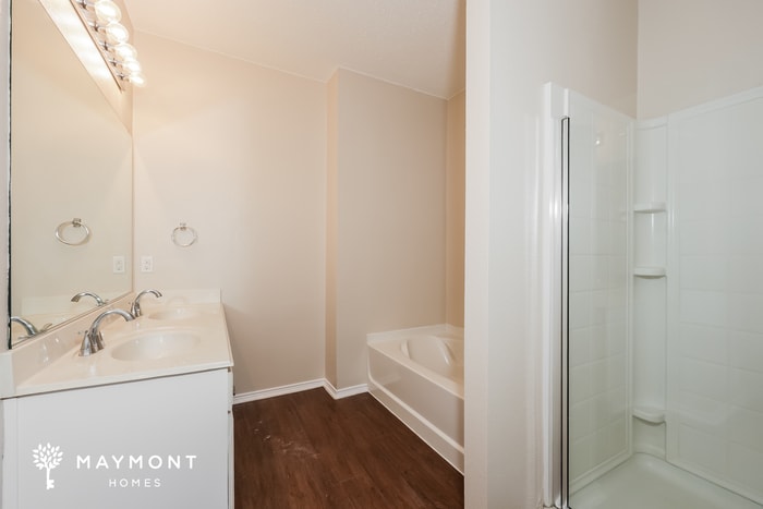 Building Photo - 2214 Sumac Dr