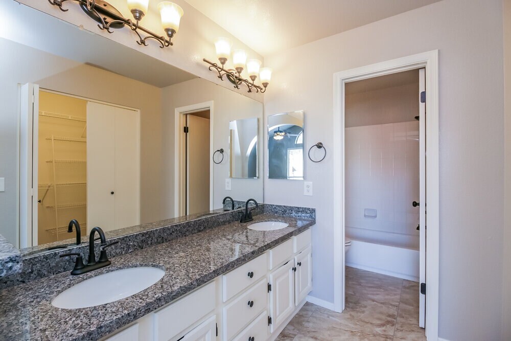 Building Photo - 1534 E Campbell Ave