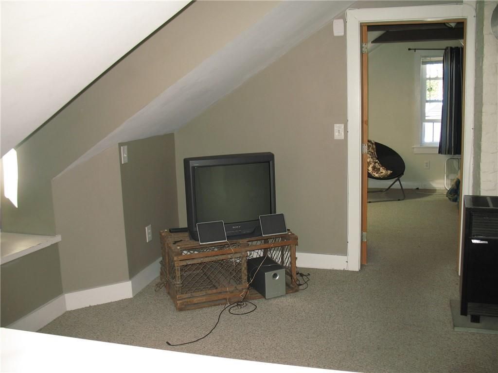 Building Photo - 15 Webster St