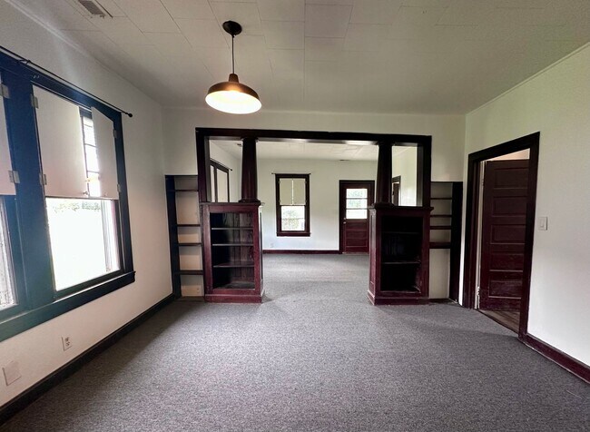 Building Photo - 3511 Forrest Ave
