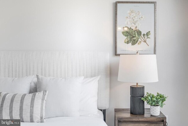 Building Photo - 12742 Verdant Wy