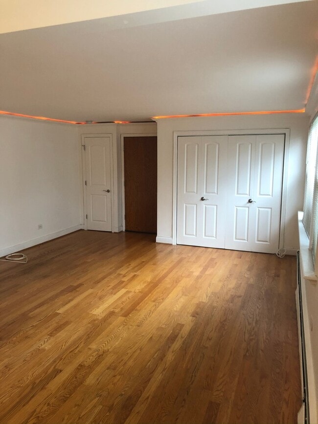 Building Photo - 4938 N Leonard Dr