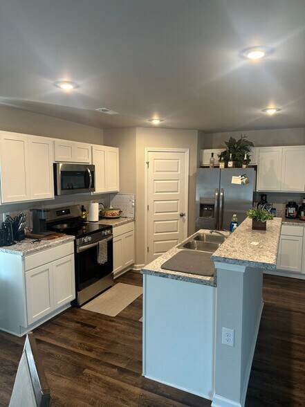 Building Photo - 4030 Hudson Ct SW