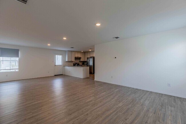 Building Photo - 6562 Runaway Row