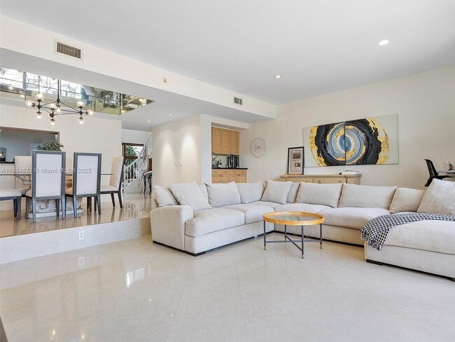 Building Photo - 3620 Yacht Club Dr