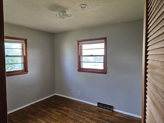 Building Photo - 3463 N Fremont Ave