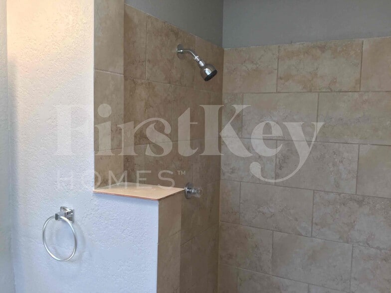 Building Photo - 2110 NW 185th St