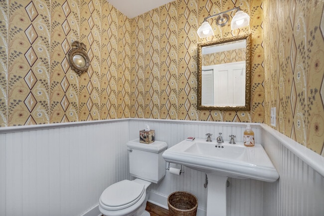 Building Photo - 268 Under Mountain Rd