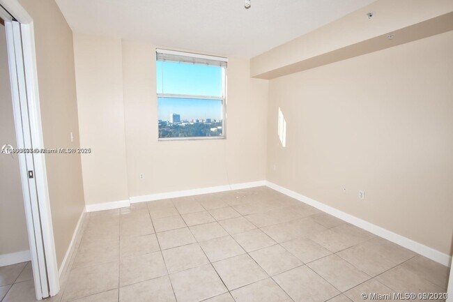 Building Photo - 1 Glen Royal Pkwy