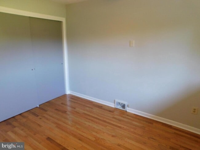 Building Photo - 1242 S Governors Ave