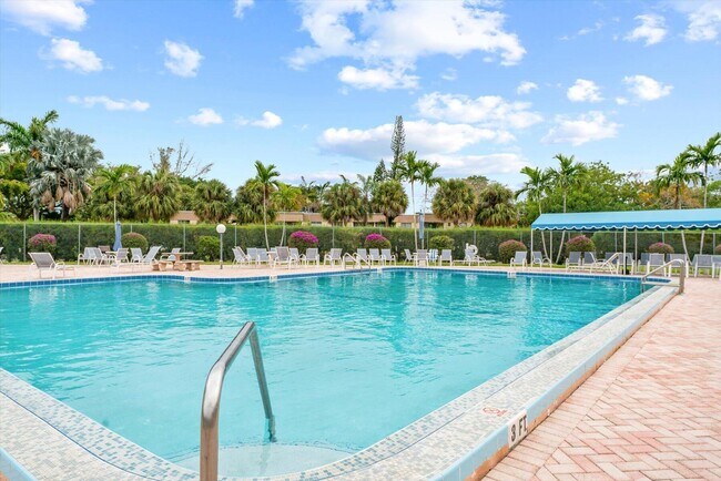 Building Photo - 719 Lori Dr