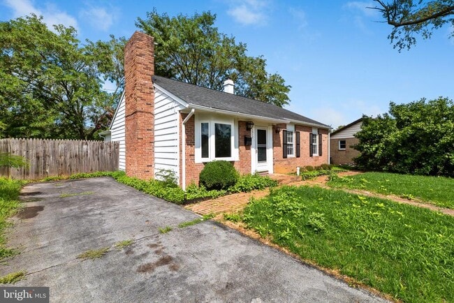 Building Photo - 1317 Cedarwood Dr
