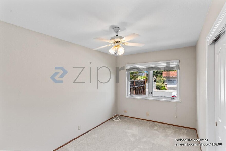 Building Photo - 2010 Helena Way