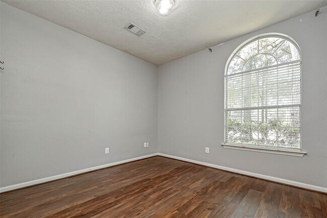 Building Photo - 118 N Willow Point Cir