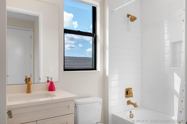 Building Photo - 12510 Solana Bay Cir