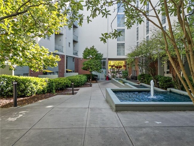 Building Photo - 620 Glen Iris Dr NE