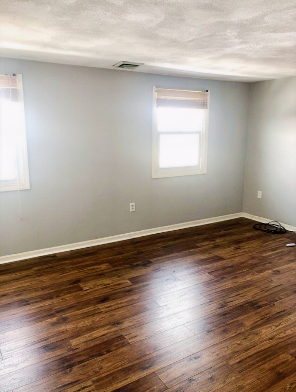 Building Photo - 3 Circuit Ln