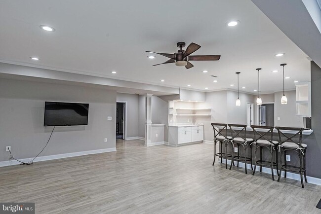 Building Photo - 9221 Clementine Ct