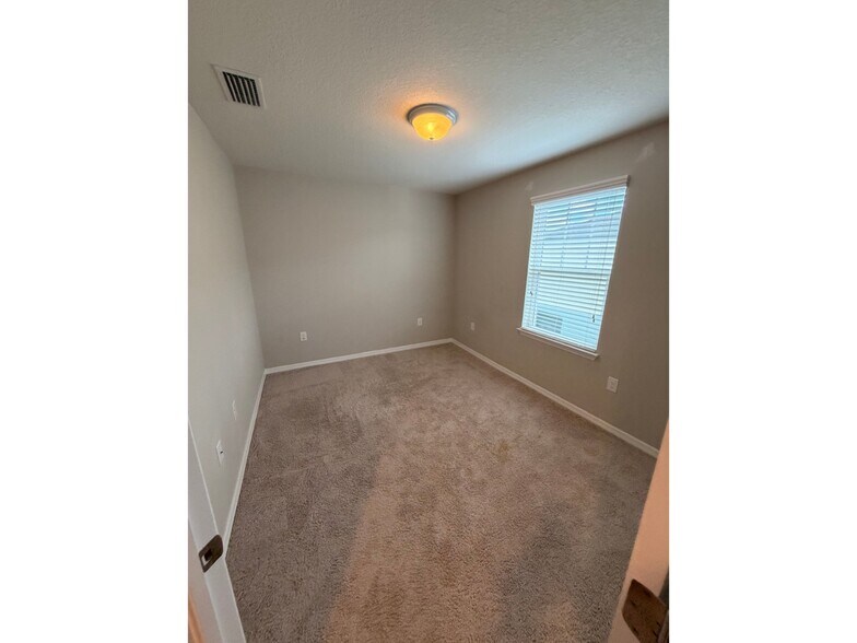 Building Photo - 9148 Hillcroft Dr