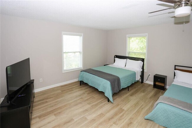 Building Photo - 7116 Blairs View Dr