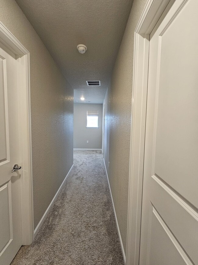Building Photo - 10869 Wooden Pole Dr