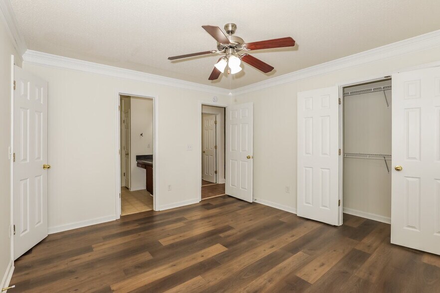 Building Photo - 516 Jaclyn Cir