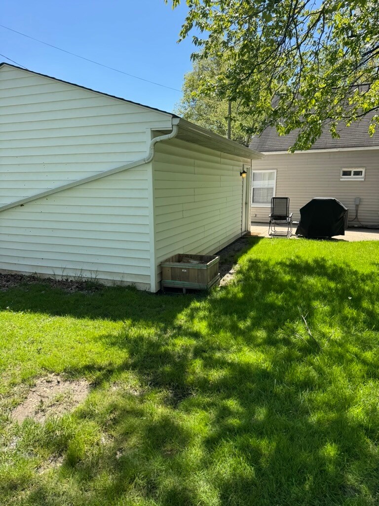 Building Photo - 1245 Anderson Rd