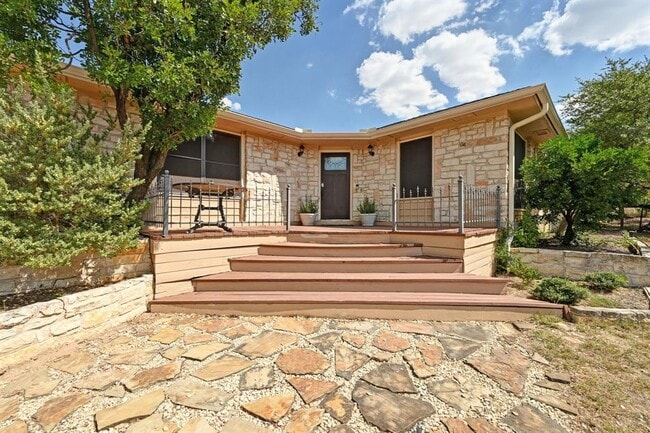 Building Photo - 1045 Hidden Hills Dr