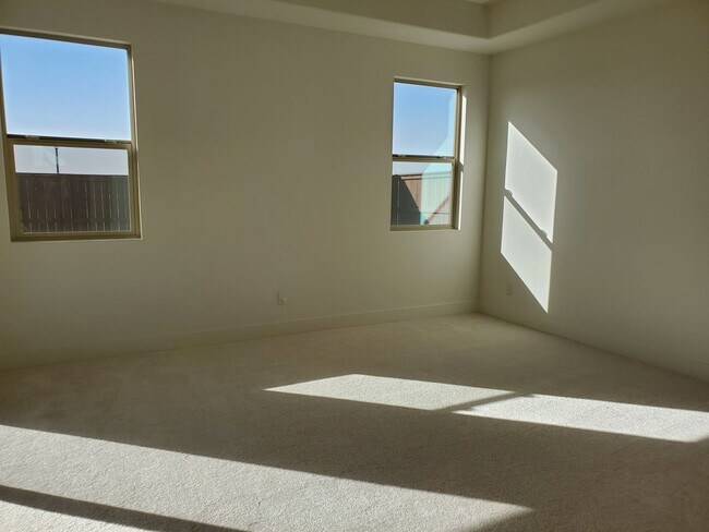 Building Photo - Next Gen Home with main house and guess unit in Spring lake Area