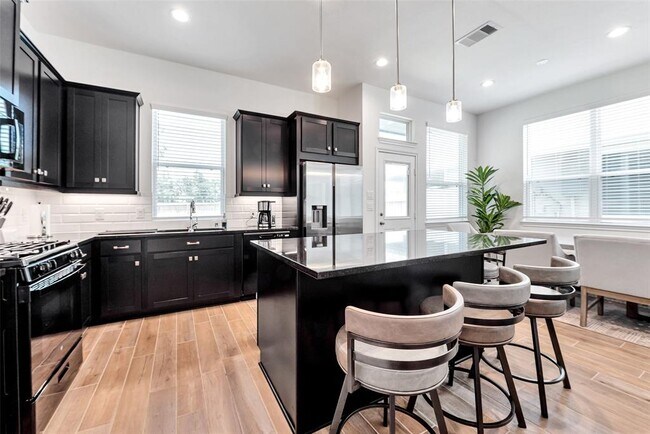Building Photo - 343 E Coralburst Lp