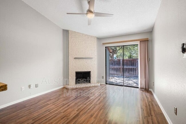 Building Photo - 3815 Menchaca Rd