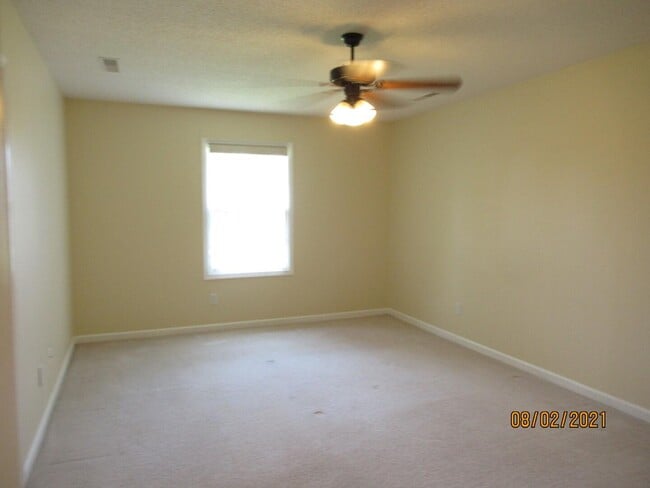Building Photo - 3370 Aurora Dr