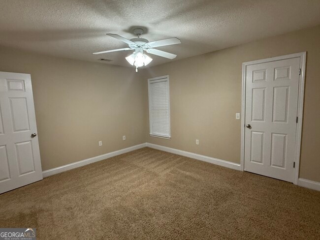 Building Photo - 112 Lakeview Commons Dr