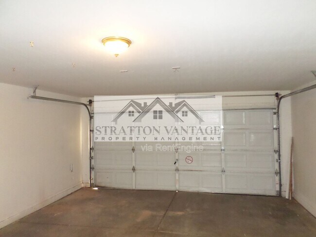 Building Photo - 7182 W Stella Ave