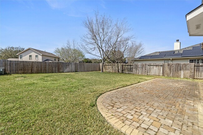 Building Photo - 2018 Waverly Glend Dr