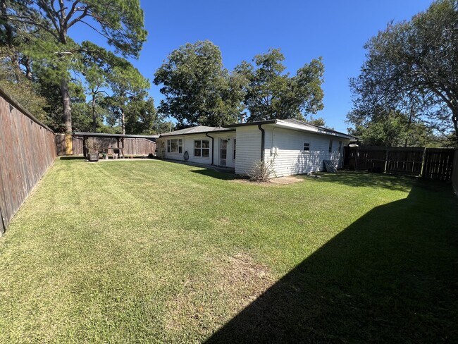 Building Photo - 129 Fernhill Ave