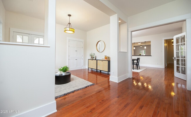 Building Photo - 69 W Lynwood St