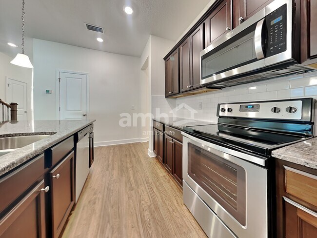 Building Photo - 343 Pine Terrace Dr