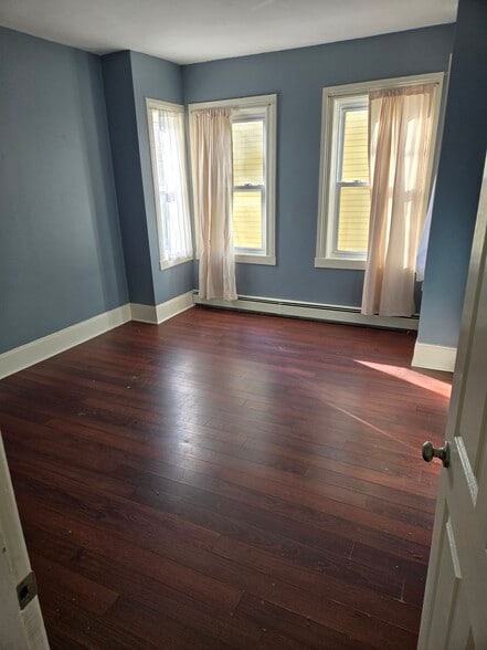 Building Photo - 85 Wood St