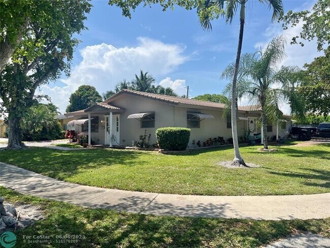 Building Photo - 2167 NE 56th Ct