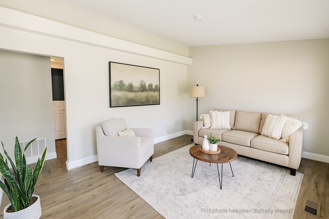 Primary Photo - Sunlit Spaces in Florissant - Section 8 Fr...