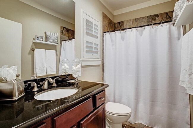 Building Photo - 246 Detering St