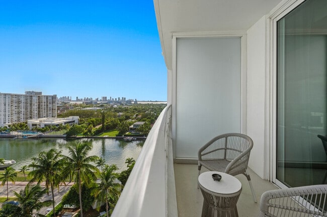 Building Photo - 4401 Collins Ave